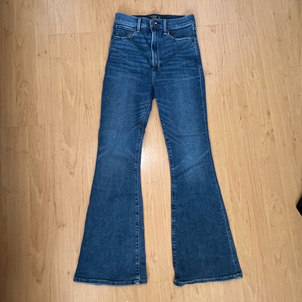 Abercrombie high rise flare Jean